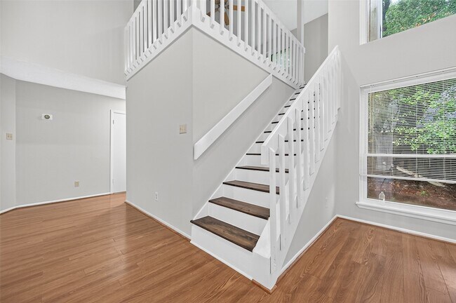 Building Photo - 10419 Appleridge Dr