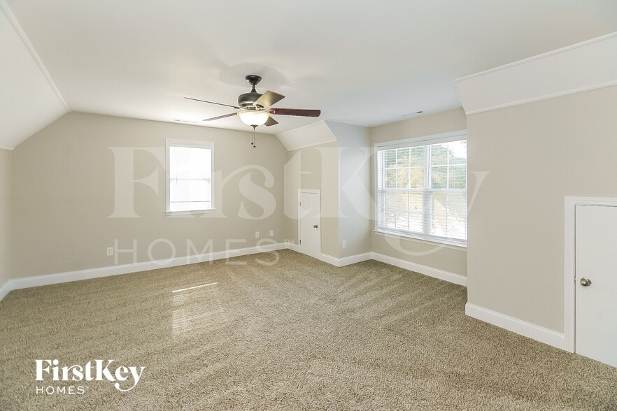 Building Photo - 54 Village Park Dr