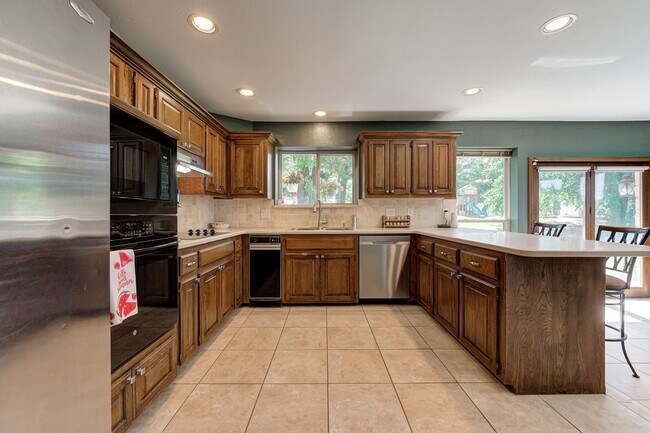 Building Photo - 7808 Forest Ln