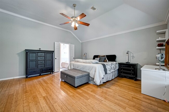 Building Photo - 14 Bradford Cir