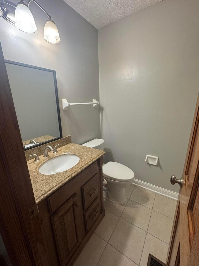 Building Photo - 2975 Stillmeadow Dr