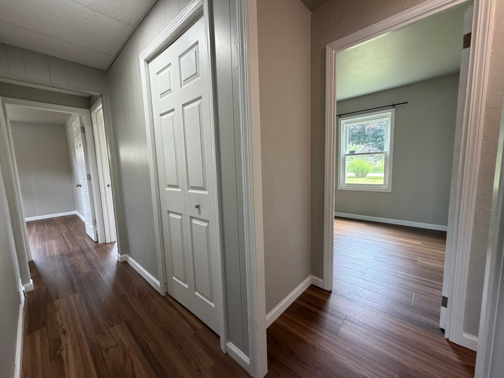 Building Photo - 407 Rothey Dr