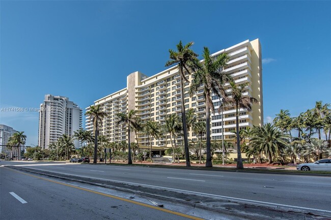 Building Photo - 5600 Collins Ave