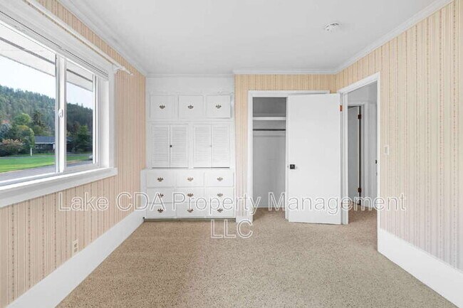 Building Photo - 203 N Bruce Dr