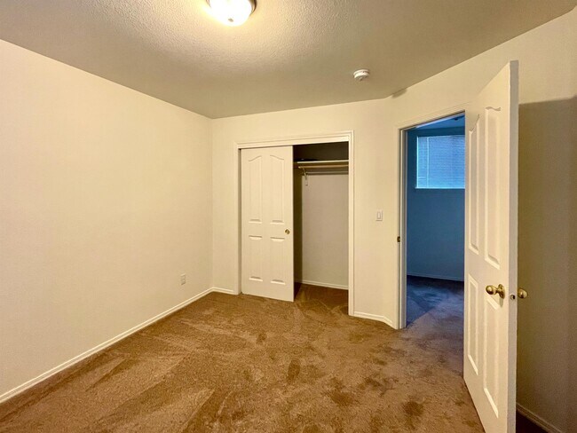 Building Photo - 539 Fall Dr