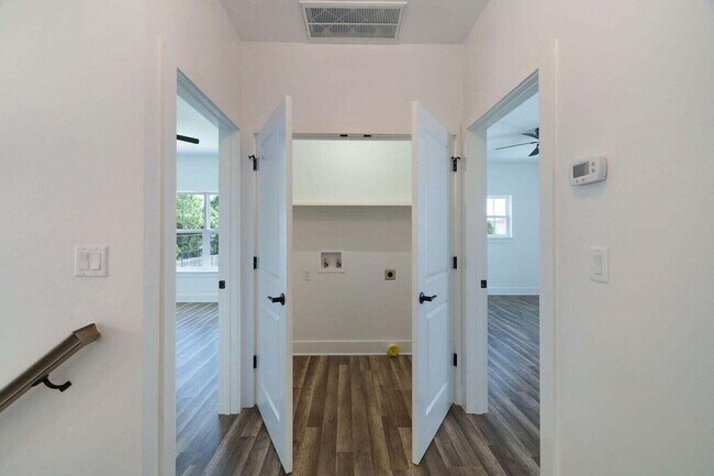 Building Photo - 278 Calusa Blvd