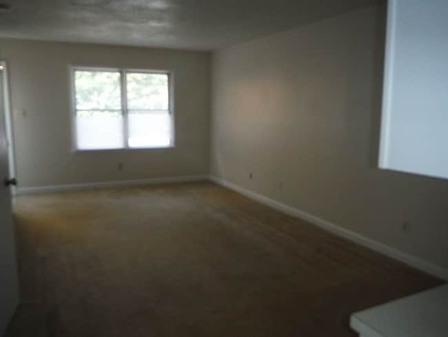 Building Photo - 104 Cedar Ct