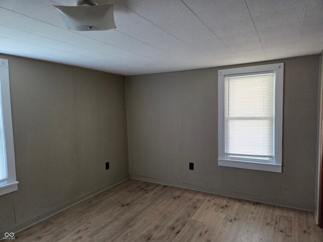Building Photo - 385 Morningside Dr