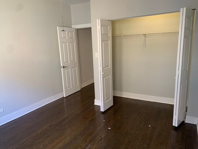 Building Photo - 5537 S Everett Ave