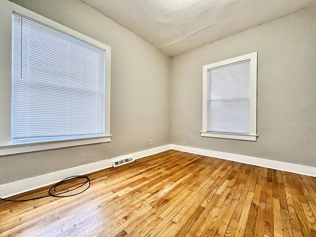 Building Photo - Three Bedroom Home in Muskegon