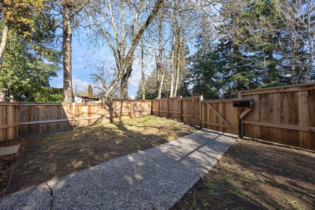 Building Photo - 2Bed/2Bth in Vancouver