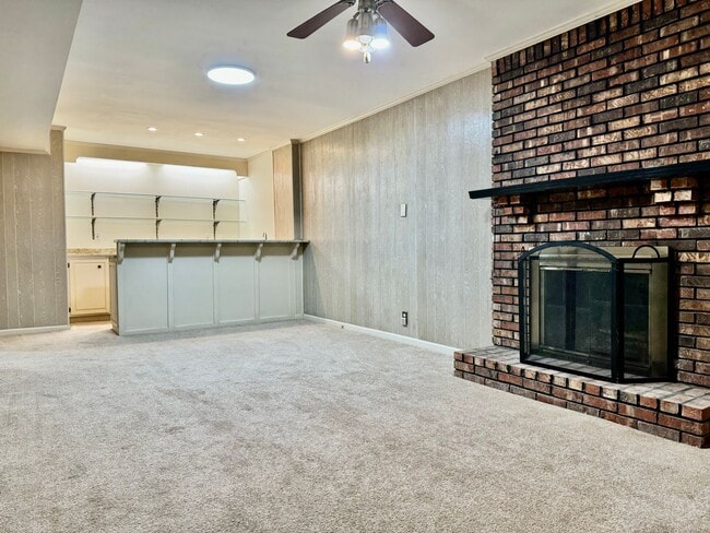 Building Photo - Nice 4BR Home in Perfect Location