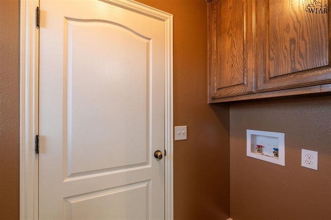 Building Photo - 6027 Laci Ln