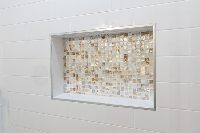 Building Photo - LEASE PENDING - 2 Bedroom, 2 Bath Coastal Apartment