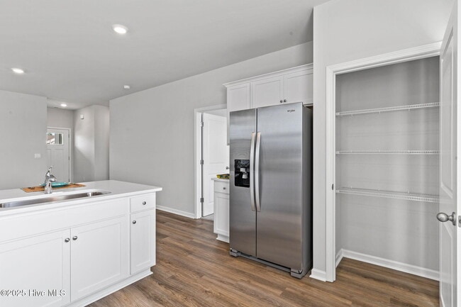 Building Photo - 11 Bonaparte St