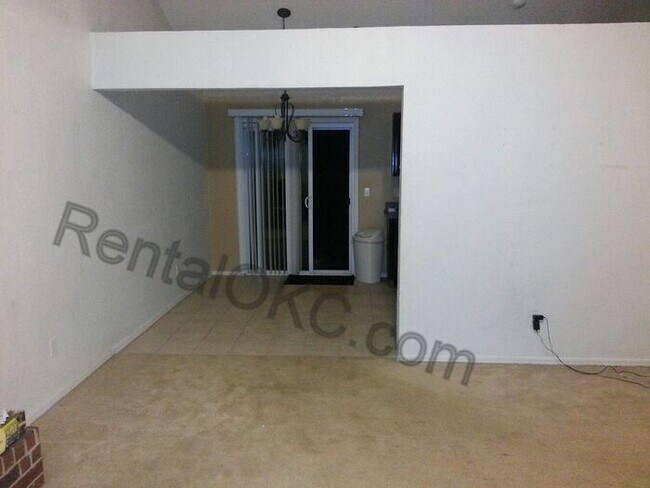 Building Photo - Great back yard Midwest City neighbors!