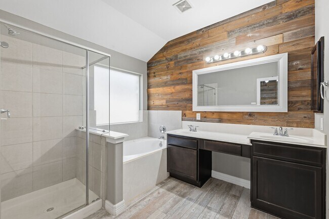 Building Photo - 1715 Round Oak Ln