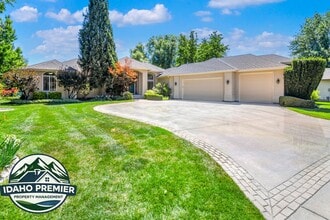 Building Photo - 481 E Trailside Dr