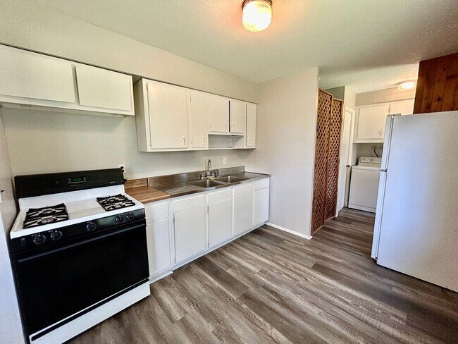 Building Photo - Charming 3-Bedroom Ranch in Bedford Heights