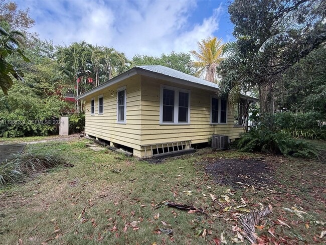 Building Photo - 3972 Loquat Ave