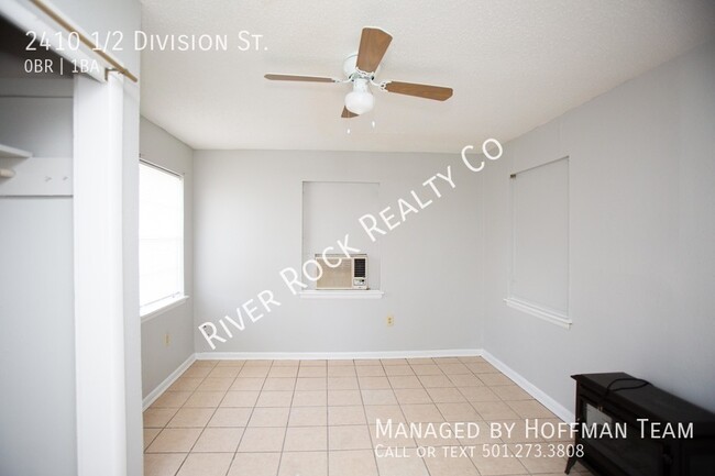 Building Photo - 2410 1/2 Division Street - MOVE IN SPECIAL!