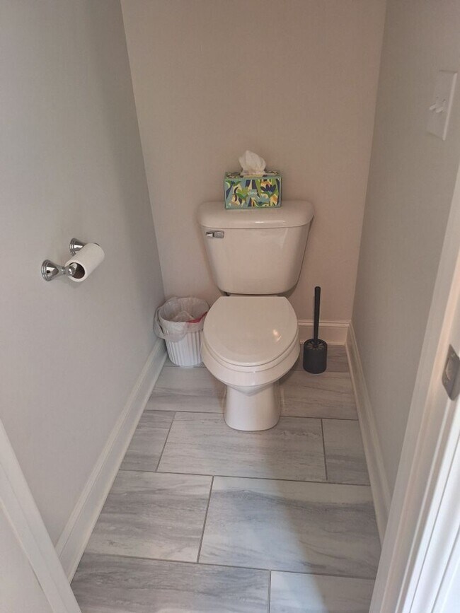 Building Photo - Beautify Brick 3 yr old Build in West Knoxville. No pets.