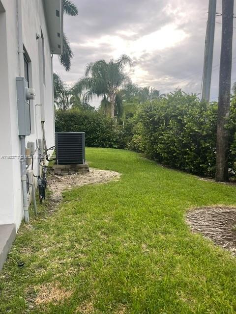 Building Photo - 3270 SW 44th St