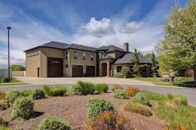 Building Photo - 5605 N Morpheus Pl