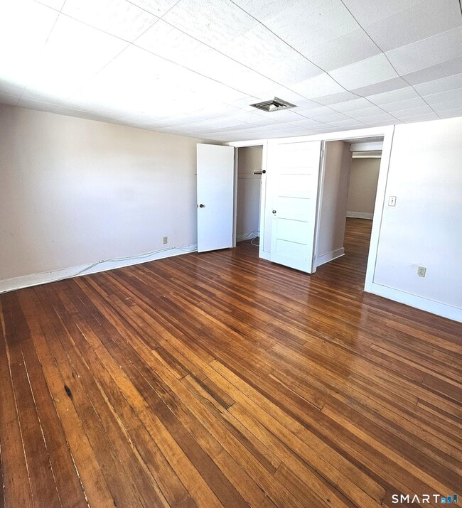 Building Photo - 37 Bloomfield Ave