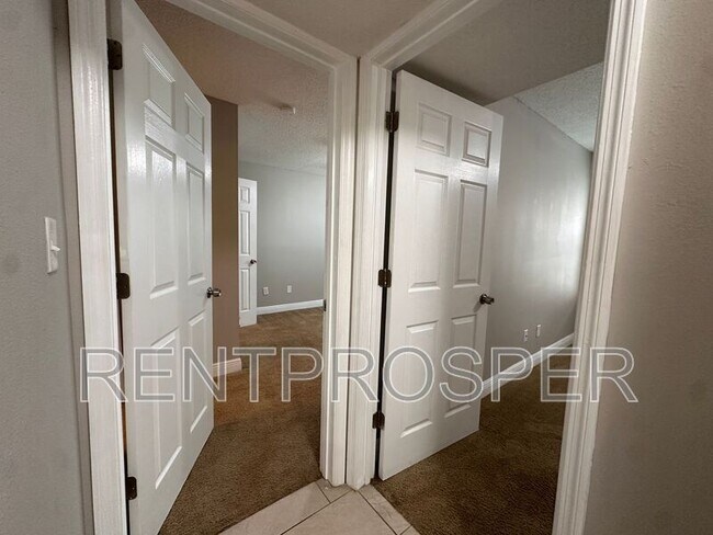 Building Photo - 5600 Devonbriar Way