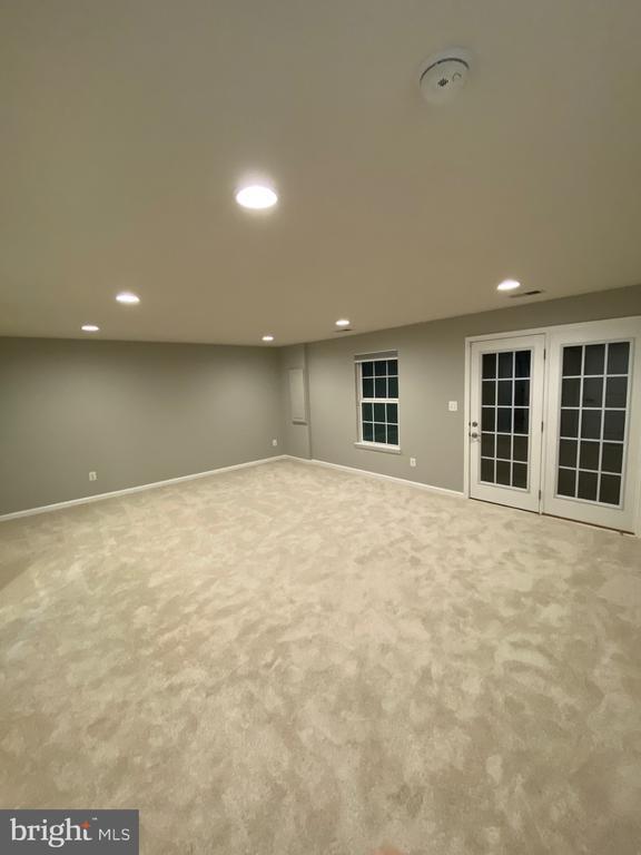 Building Photo - 129 Hornbeam Dr