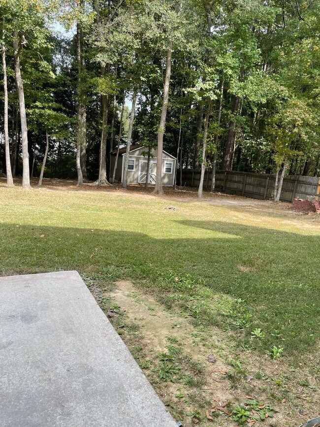 Building Photo - Riverdale Executive Home