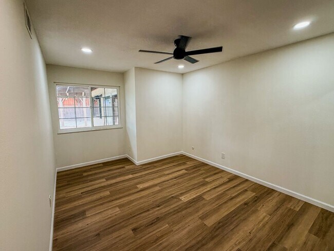 Building Photo - Beautifully remodeled home in imperial Beach