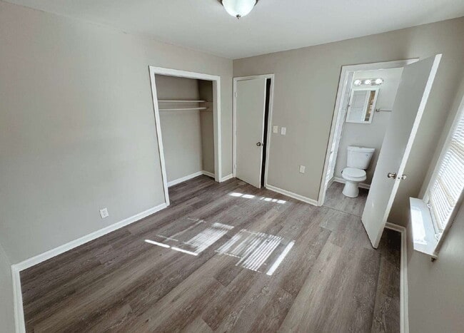 Building Photo - 2609 County Line Rd SW