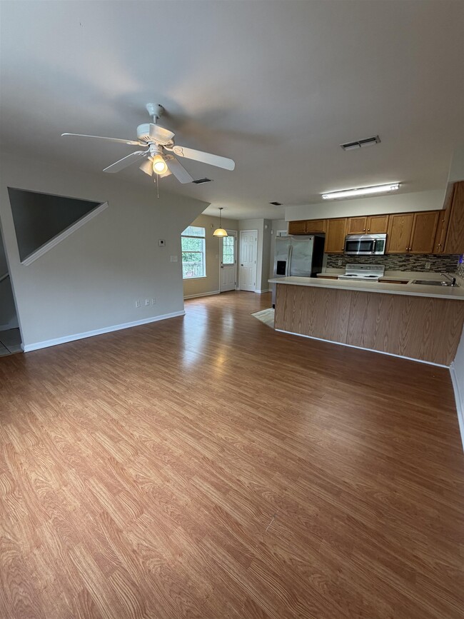 Building Photo - 1409 Deer Haven Ln