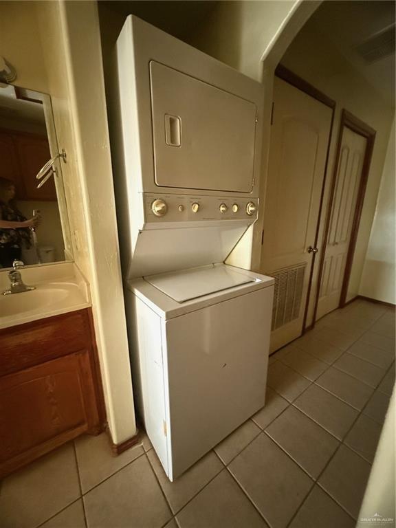 Building Photo - 18 Circle Dr