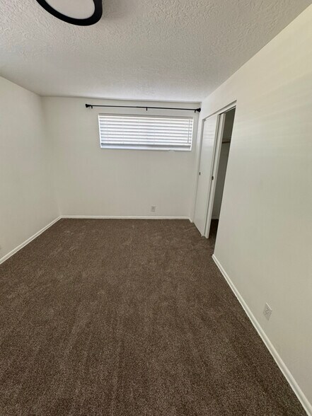 Building Photo - 7 E Diamond St