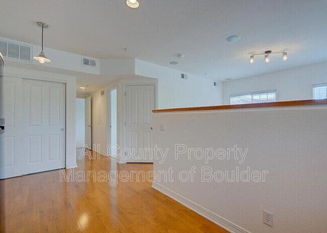Building Photo - 14300 Waterside Ln
