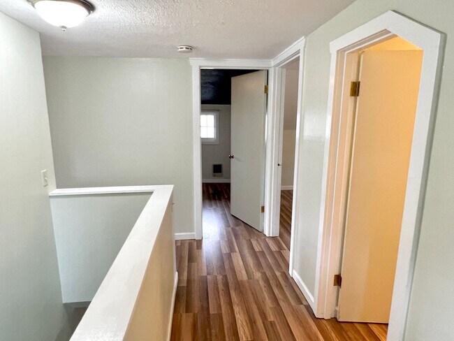 Building Photo - Charming Craftsman In The Heart Of Roseway Neighborhood