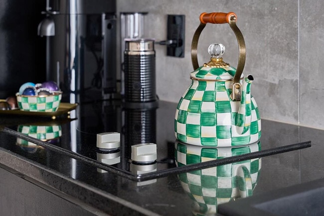 Building Photo - 403 E 33rd St