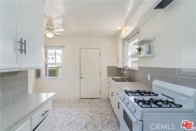 Building Photo - 2334 Keeler St