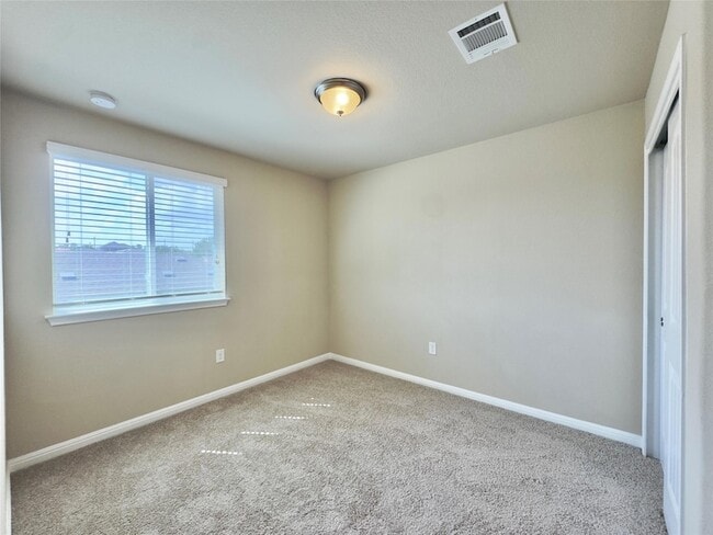 Building Photo - 713 Katmai Cir