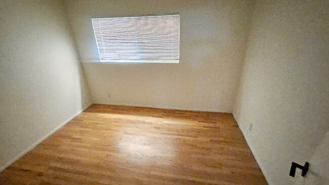 Building Photo - 24 Brooks Ave