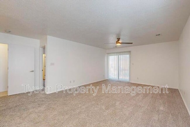 Building Photo - 1033 Desert Paintbrush Loop