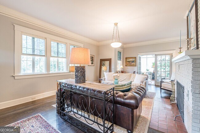 Building Photo - 1878 Cambridge Ave