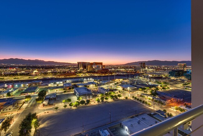 Building Photo - Newport Lofts 1502