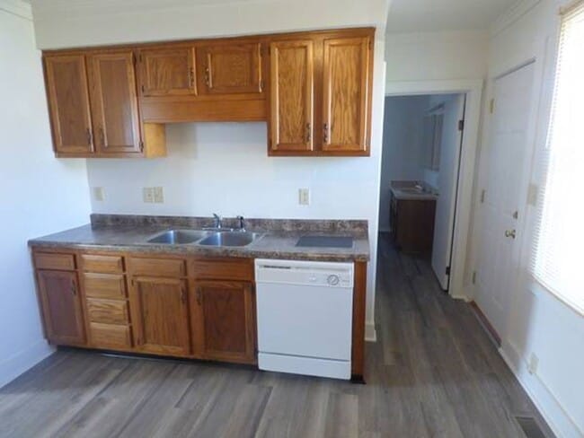 Building Photo - 3903 Grayston Ave