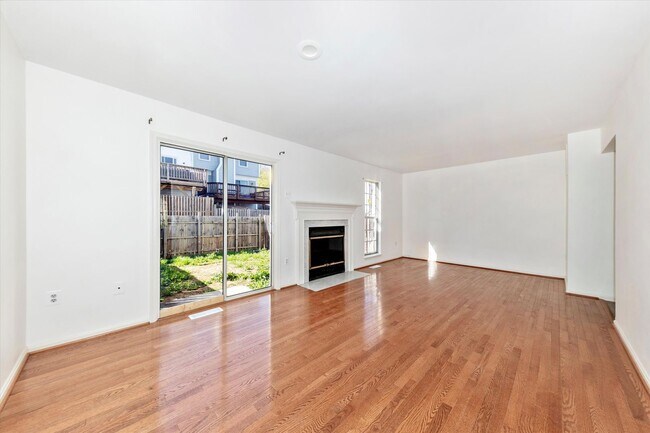 Building Photo - 13303 Country Ridge Dr