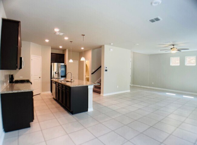 Building Photo - Charming Nestled Home near 281 and 1604