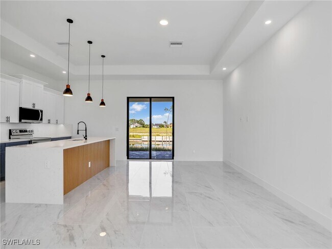 Building Photo - 2140 NW 23rd Ave